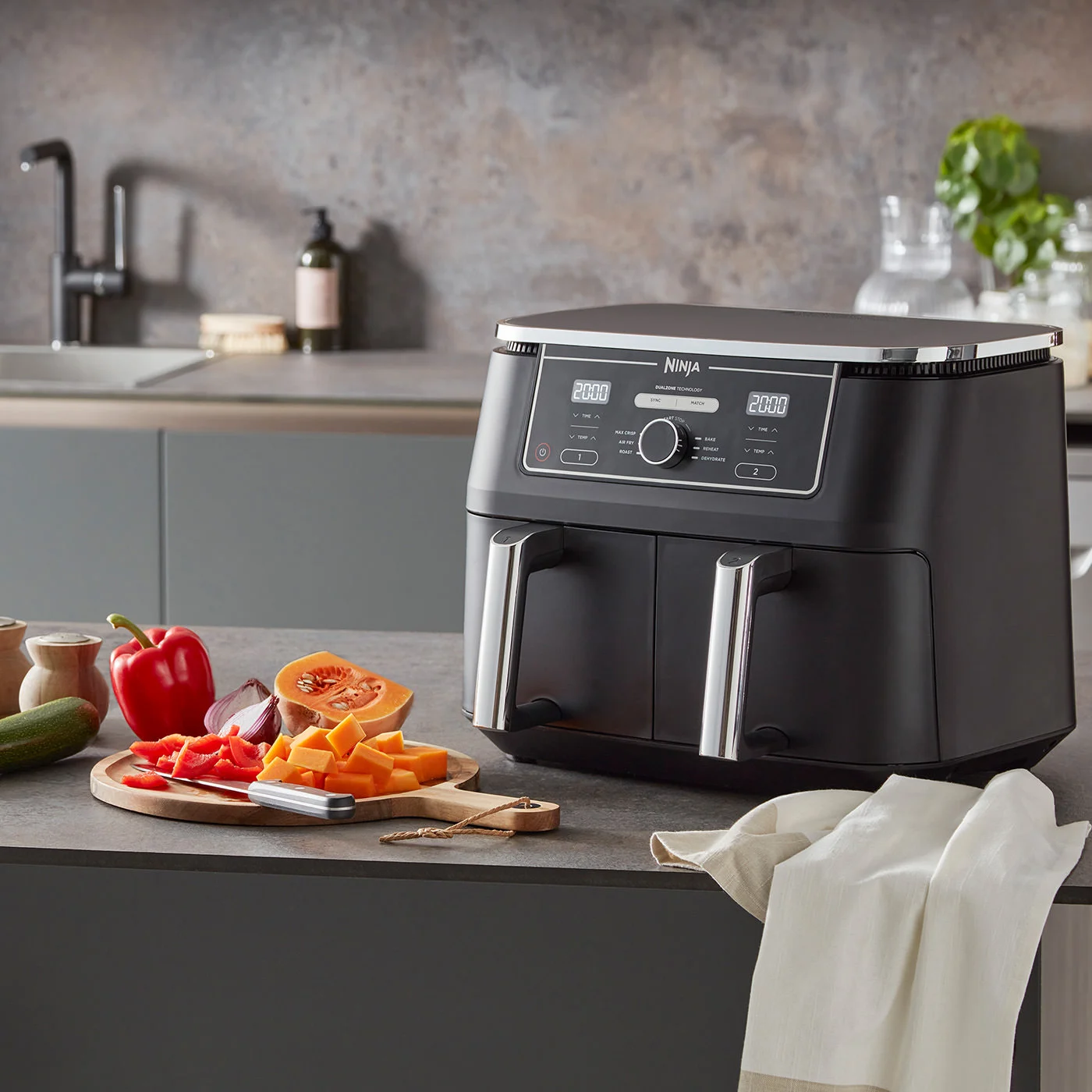 Ninja-AF400UK-KitchenCounter-UI-CloseUp