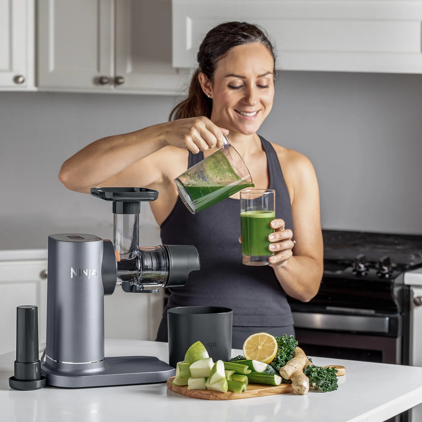 Ninja-JC151UK-InUse-OnIsland-PouNinjaing-GNinjaeenJuice-Woman_onltfa