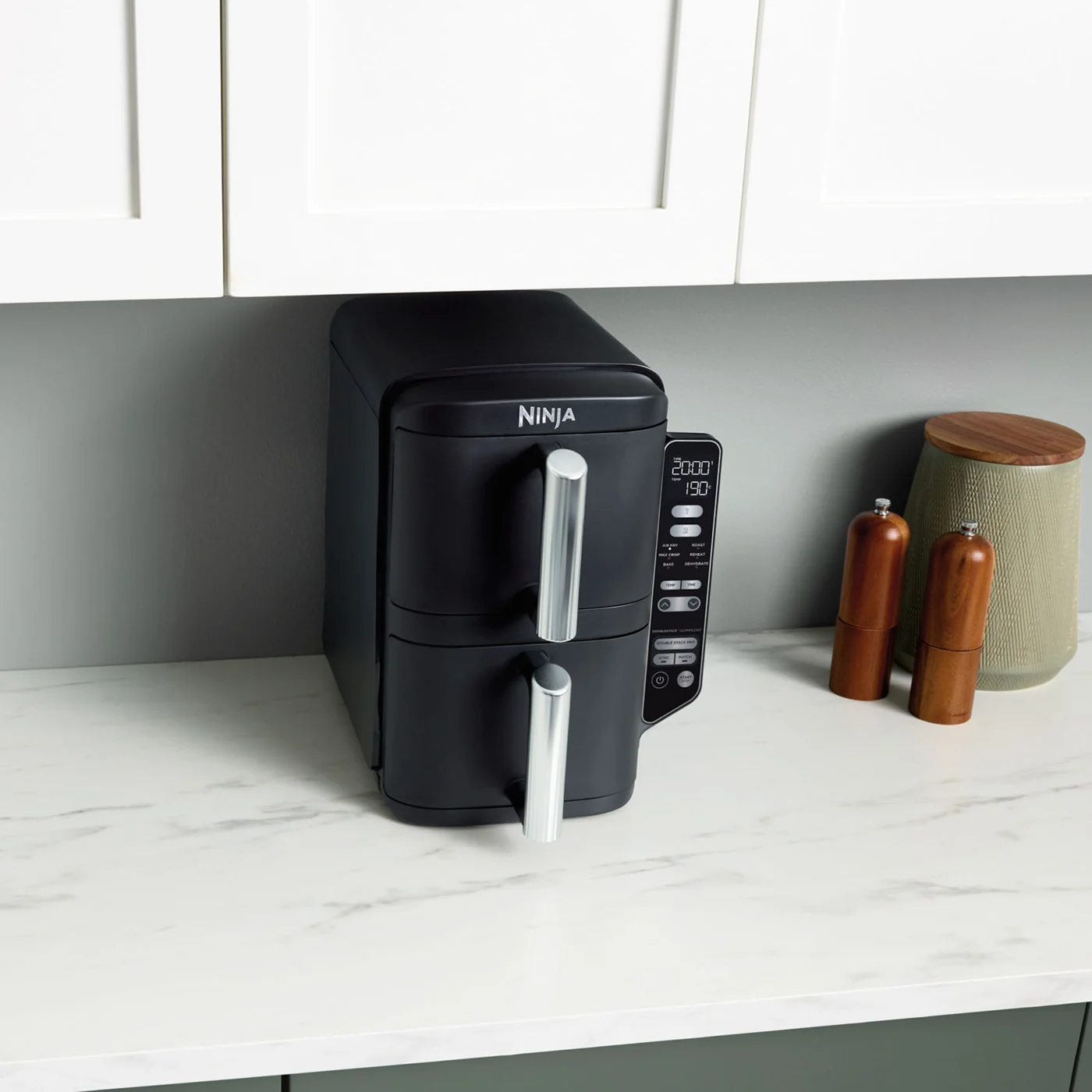 Ninja-SL300UK-InUse-OnCounteUnderCabinets